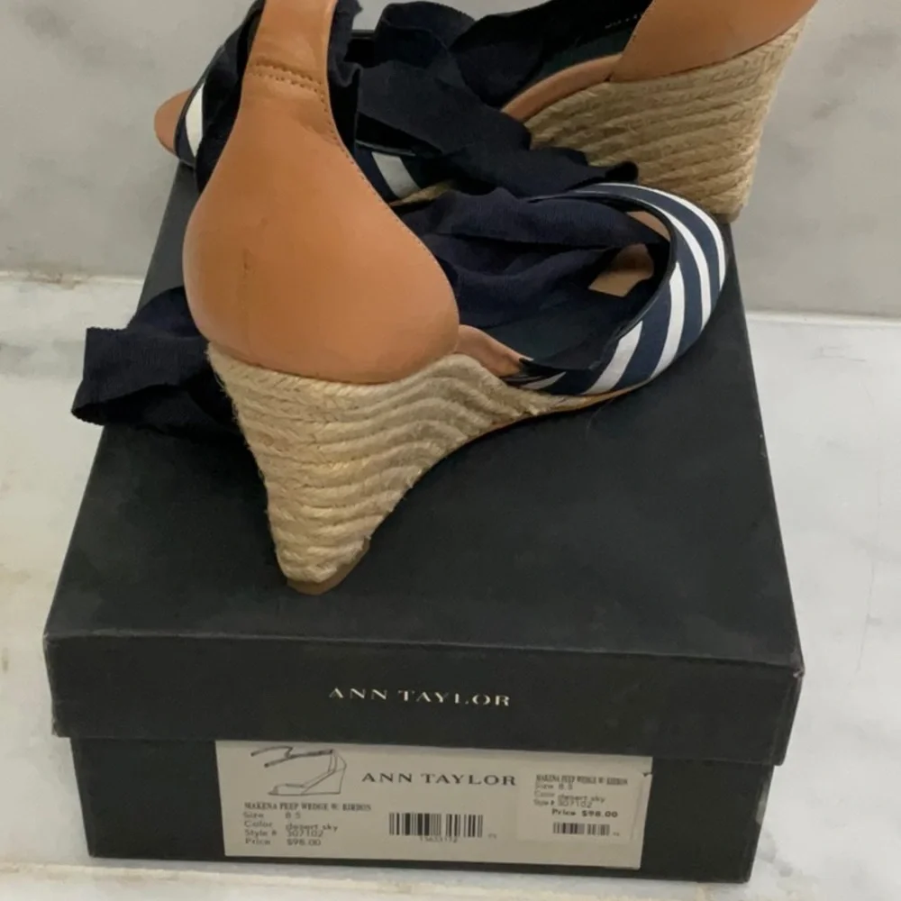 Ann Taylor Navy & White Striped Open-Toe Wedge Sandals with Navy Ties 8 1/2 NIB
